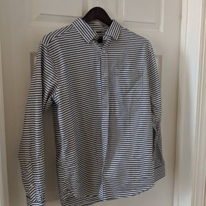 Under Armour UA Fitted Woven Button Down Shirt